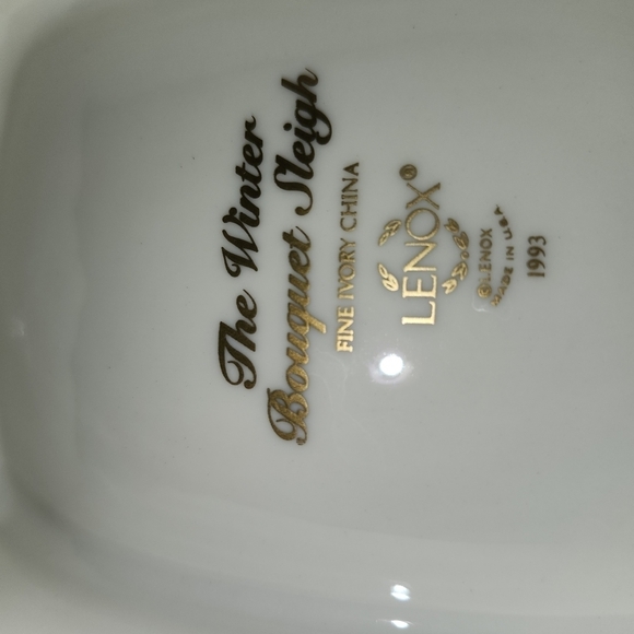 Lenox Ivory Decorative Sleigh - Picture 4 of 4